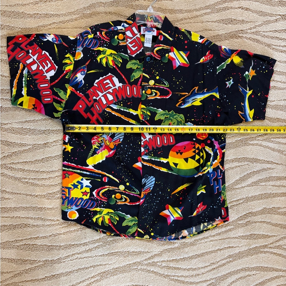 Vintage hard to find Planet Hollywood button up shirt.